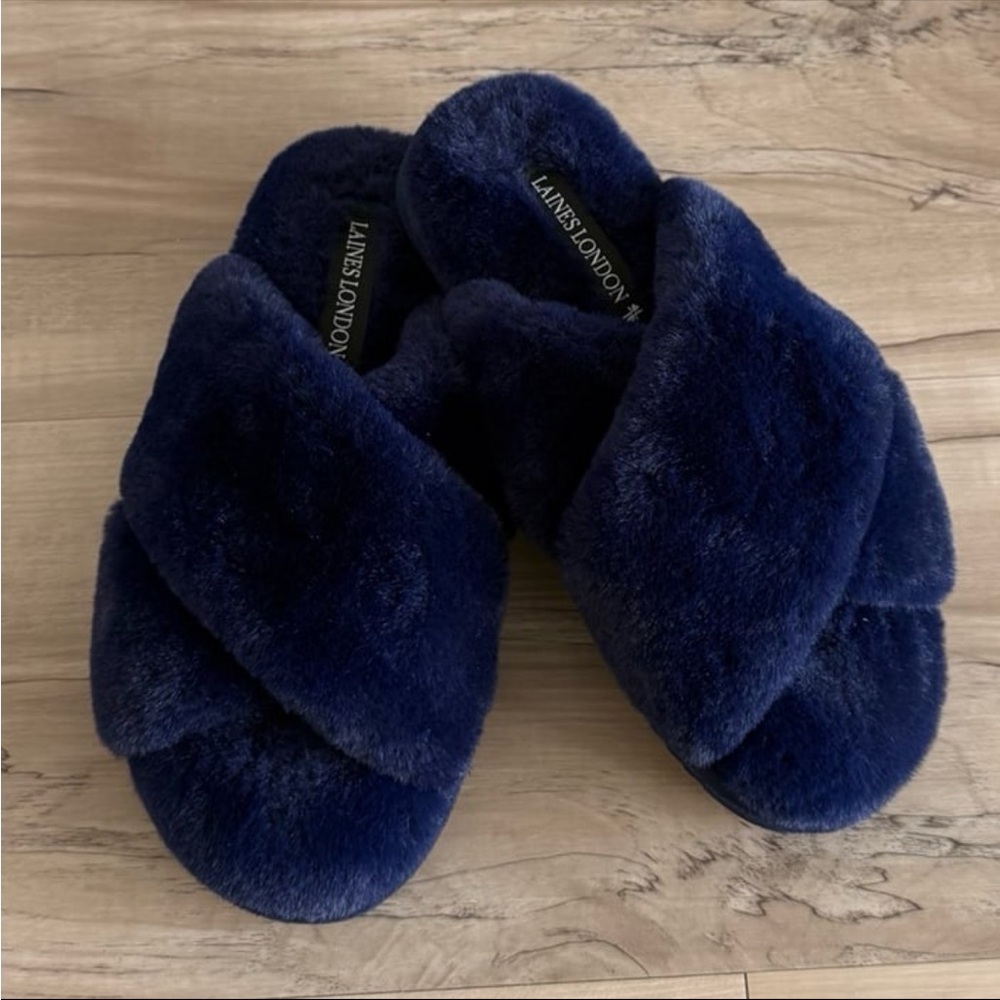 Laines London Women's Blue Furry Slippers